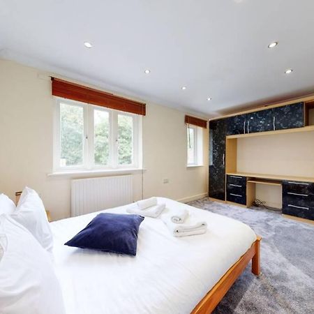 Super 2 Bed House With Privategarden Daire Londra Dış mekan fotoğraf