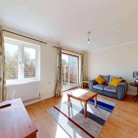 Super 2 Bed House With Privategarden Daire Londra Dış mekan fotoğraf